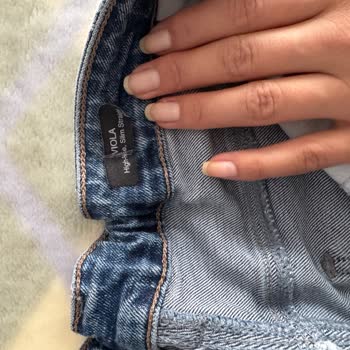 Mavi Jean Pantolon Kısa Sürede Yırtıldı Mağaza İşlemleri Zorlayıcı