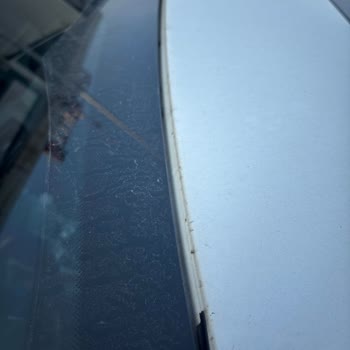 BMW 5.20i Ön Cam Fitillerinin Erken Deformasyonu Ve Ücretsiz Değişim Talebi