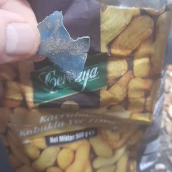 Aldığım Fıstık Paketinden Plastik Madde Çıkması Oğlumun Sağlığını Riske Attı