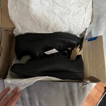 Adidas Yanlış Numara Ayakkabı Gönderdi, Çözüm İçin Müşteri Uğraşıyor