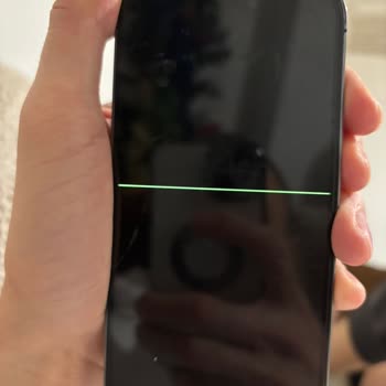 İkinci El İphone 14 Pro İlk Kullanımda Ekran Arızası Ve Haksız Ücret Talebi