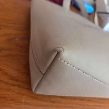 Calvin Klein Çantada Kısa Sürede Soyulma Ve Deformasyon