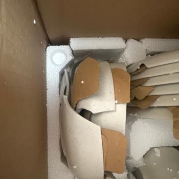 Teslimat Keyfi İptal Edildi, Hasarlı Ürün Gönderildi Ve Müşteri Hizmetlerinden Çözüm Alamadım