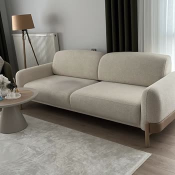 Kısa Sürede Renk Sorunu Yaşatan Koltuk Ve İlgisiz Servis Süreci