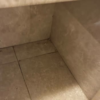 Titanic Otel Kartal'da Yetersiz Temizlik Ve İlgisiz Personel Deneyimi