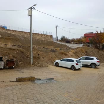 Yağmurda Çamura Dönüşen Okul Yolunda Çocuklarımız Tehlikede