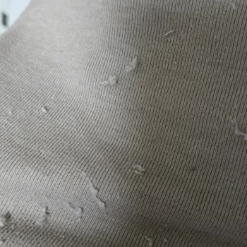 İlk Giyimde Yoğun Pamukçuklanan Triko Kazak İçin Değişim Talebi Ve Geri Dönüş Sorunu