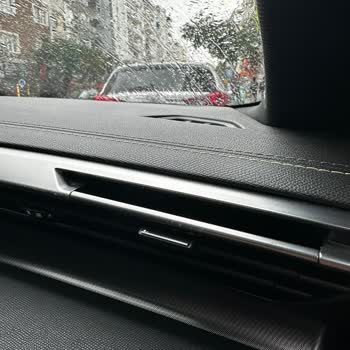 Peugeot 408'in İç Trim Kaplamaları Hızla Dökülüyor, Çözüm Bekliyorum