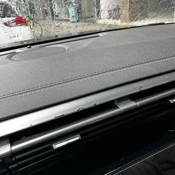 Peugeot 408'in İç Trim Kaplamaları Hızla Dökülüyor, Çözüm Bekliyorum