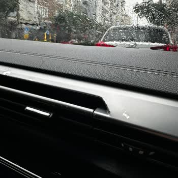 Peugeot 408'in İç Trim Kaplamaları Hızla Dökülüyor, Çözüm Bekliyorum