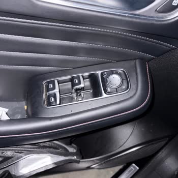 Sıfır Araçta Cam Açma Tuşu Kırıldı, Garanti Talebim Var