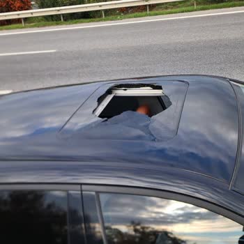 I Face Chery Omada 5 Excellent Sunroof Glass Shattering While Driving on Highway
