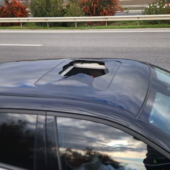 I Face Chery Omada 5 Excellent Sunroof Glass Shattering While Driving on Highway