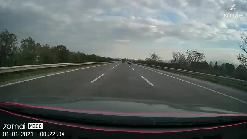 I Face Chery Omada 5 Excellent Sunroof Glass Shattering While Driving on Highway video cover