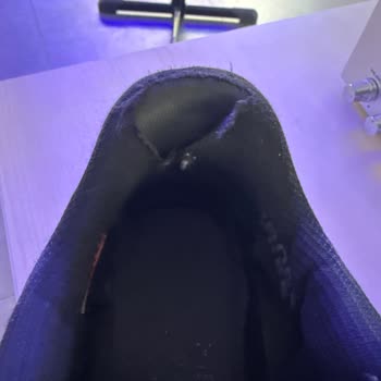 Skechers Ayakkabıda Kısa Sürede Renk Solması Ve Topuk Yırtılması Mağduriyeti