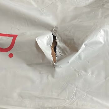 Yurtiçi Kargo Paket Parçalanmış, Zarar Görmüş Bir Şekilde Ulaştı