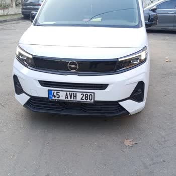 Opel Combo Cargo'nun Sol Far LED Arızası Ve Uzayan Servis Süreci Nedeniyle Yaşanan Mağduriyet