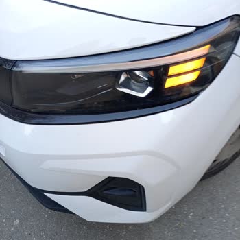 Opel Combo Cargo'nun Sol Far LED Arızası Ve Uzayan Servis Süreci Nedeniyle Yaşanan Mağduriyet