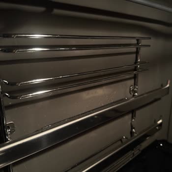 Siemens Ankastre Fırında Leke Problemi Ve Servis Müdahalesi Sonrası Yaşanan Sorun