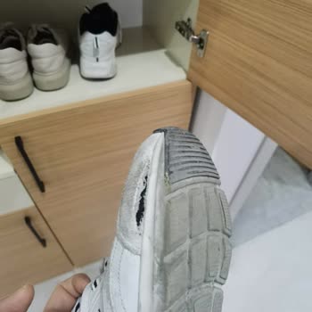 Skechers Kısa Sürede Yırtılan Ayakkabıya Red Yanıtı Hayal Kırıklığı Yarattı