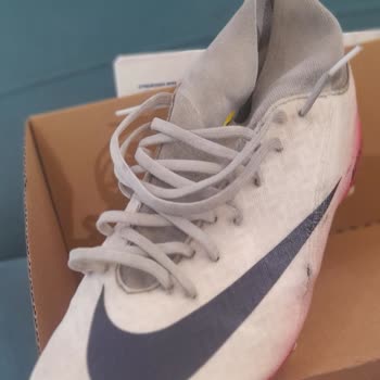 Nike Kısa Sürede Deforme Olan Krampon İçin Mağduriyetimin Giderilmesini İstiyorum