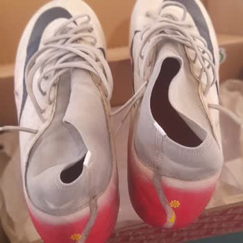 Nike Kısa Sürede Deforme Olan Krampon İçin Mağduriyetimin Giderilmesini İstiyorum