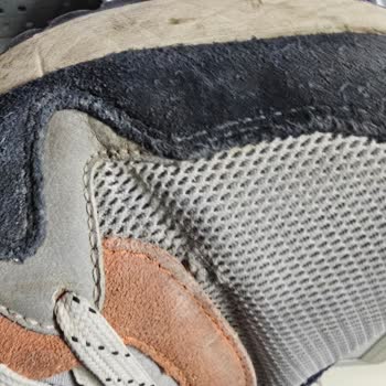 Kısa Sürede Yırtılan Ayakkabı İçin İade Veya Değişim Talebim Reddedildi: Mağduriyetimin Giderilmesini İstiyorum