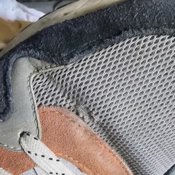 Kısa Sürede Yırtılan Ayakkabı İçin İade Veya Değişim Talebim Reddedildi: Mağduriyetimin Giderilmesini İstiyorum