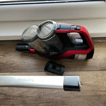 Philips SpeedPro Max Süpürge Boru Kısmında Tekrarlayan Kırılma Ve Ücretsiz Parça Talebi
