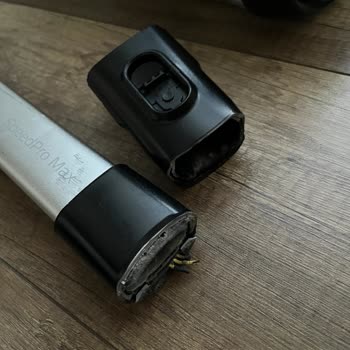 Philips SpeedPro Max Süpürge Boru Kısmında Tekrarlayan Kırılma Ve Ücretsiz Parça Talebi