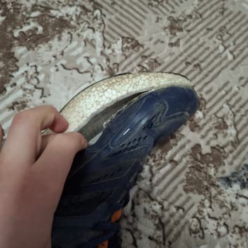 FLOdan Alınan Spor Ayakkabıda Kısa Sürede Açılma Ve Yırtılma Yaşadım İnceleme Yetersizdi