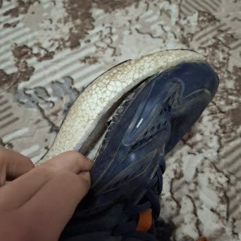 FLOdan Alınan Spor Ayakkabıda Kısa Sürede Açılma Ve Yırtılma Yaşadım İnceleme Yetersizdi