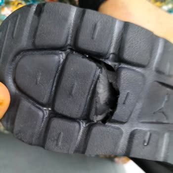 Üç Günde Tabanı Yarılan Ayakkabı İçin İade Talebim Reddedildi