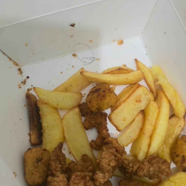 Dominos Pizza Siparişimde Çıkan Kıl Hijyen Konusunda Endişe Yarattı