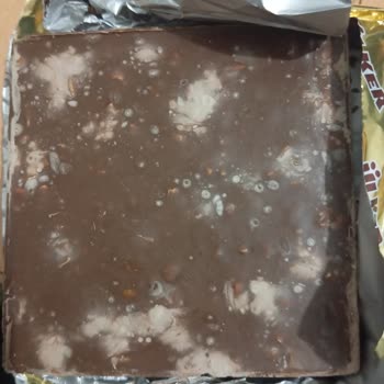 Aldığım Çikolatanın Üzerinde Lekeler Vardı, Ürün Güvenim Sarsıldı