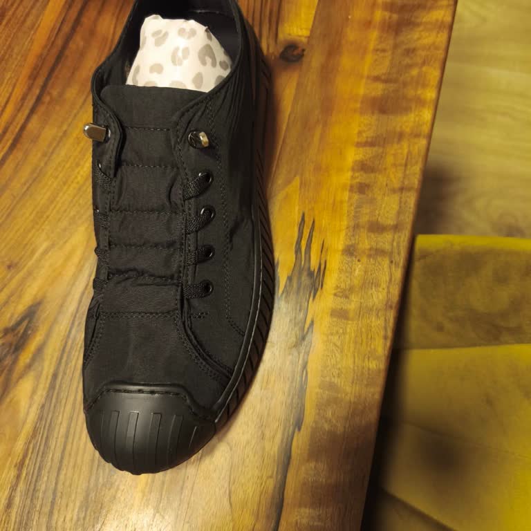 Elle Ayakkabı Yanlış Ürün Gönderimi ve İletişim Eksikliği Nedeniyle Hayal Kırıklığı