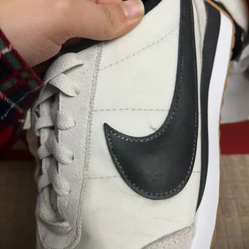 Yağmurda Rengini Değiştiren Ayakkabıya 2 Gün Sonra Kullanıcı Hatası Denmesi Şaşkınlığı