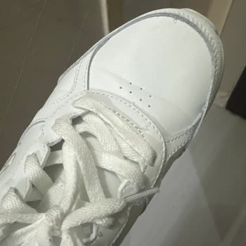 İlk Kullanımda Hasar Gören Ayakkabı Ve Çözülmeyen Değişim Talebi