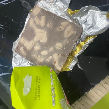 Aldığım Eti Fıstıklı Çikolata Bozuk Çıktı Yıllardır Güvendiğim Markada Hayal Kırıklığı Yaşadım