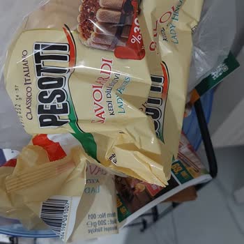 Hijyen Skandalı: Kedi Dili Bisküvide Kıl Ve Sinek Parçası Şoku