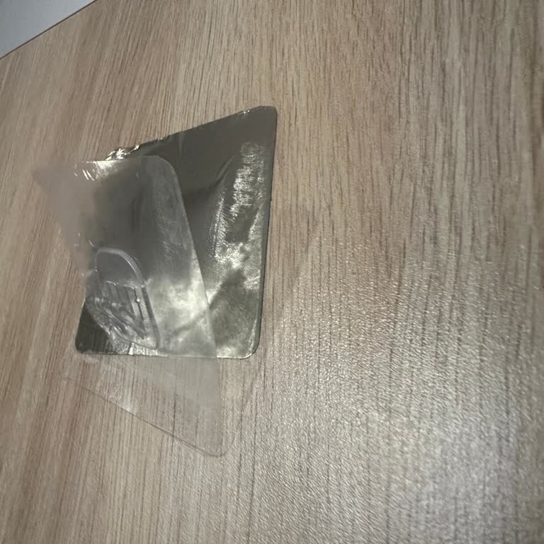 Temu'dan Alınan Yapışkan Askılar Eşyalarımı Kırdı