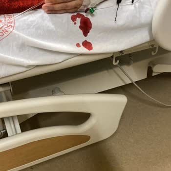 Konya Şehir Hastanesi Jinekoloji Servisinde Hemşire Yaklaşımı Ve Hasta Hakları İhlali