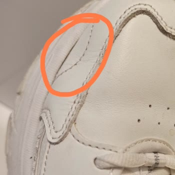 Kısa Sürede Açılan Ayakkabıya Red Cevabı Ve Mağduriyetimin Giderilmesini Talep Ediyorum