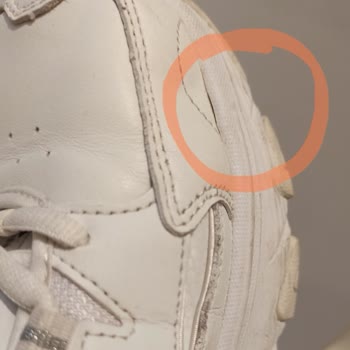 Kısa Sürede Açılan Ayakkabıya Red Cevabı Ve Mağduriyetimin Giderilmesini Talep Ediyorum