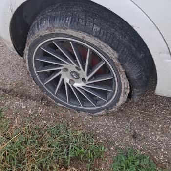 Yeni Alınan Lassa Lastik Kısa Sürede Parçalandı, Güvenliğim Tehlikeye Girdi