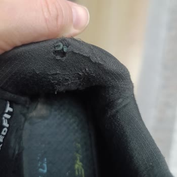 6 Ayda Yırtılan Skechers Ayakkabı İçin Garanti Reddi Mağduriyet Yarattı