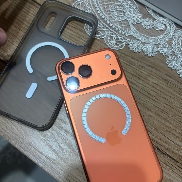 Satın Aldığım Telefon Kılıfı Kısa Sürede Bozuldu, Mağaza Personelinden Yetersiz Destek Aldım