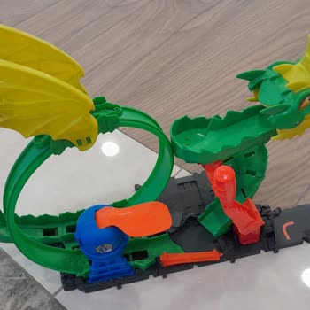 Cedgo Oyun Atölyesi'nde Yıpranmış Oyuncaklar ve Adil Olmayan Uygulama Politikası