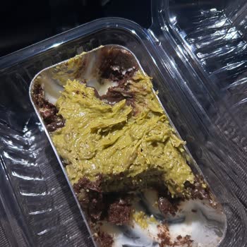 Filinta Börek Pasta Cafe Davutkadı Bozuk Ürün Satıyor