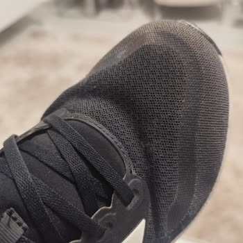 Adidas Runfalcon Ayakkabıda Kısa Sürede Tüylenme Ve Yırtılma Sorunu